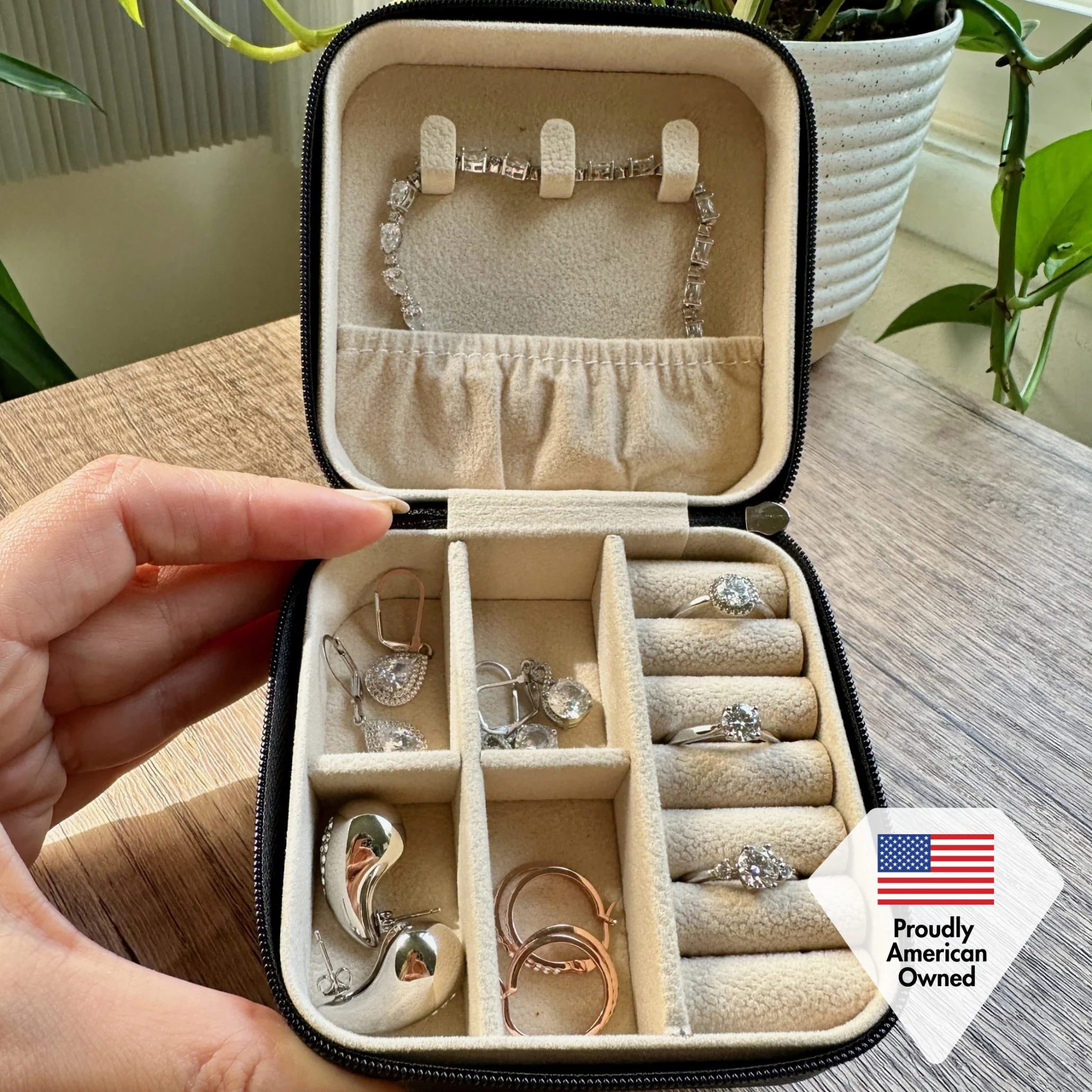 Jewelry Travel Case, Black Mini Jewelry Box Organizer for Women - Image 6
