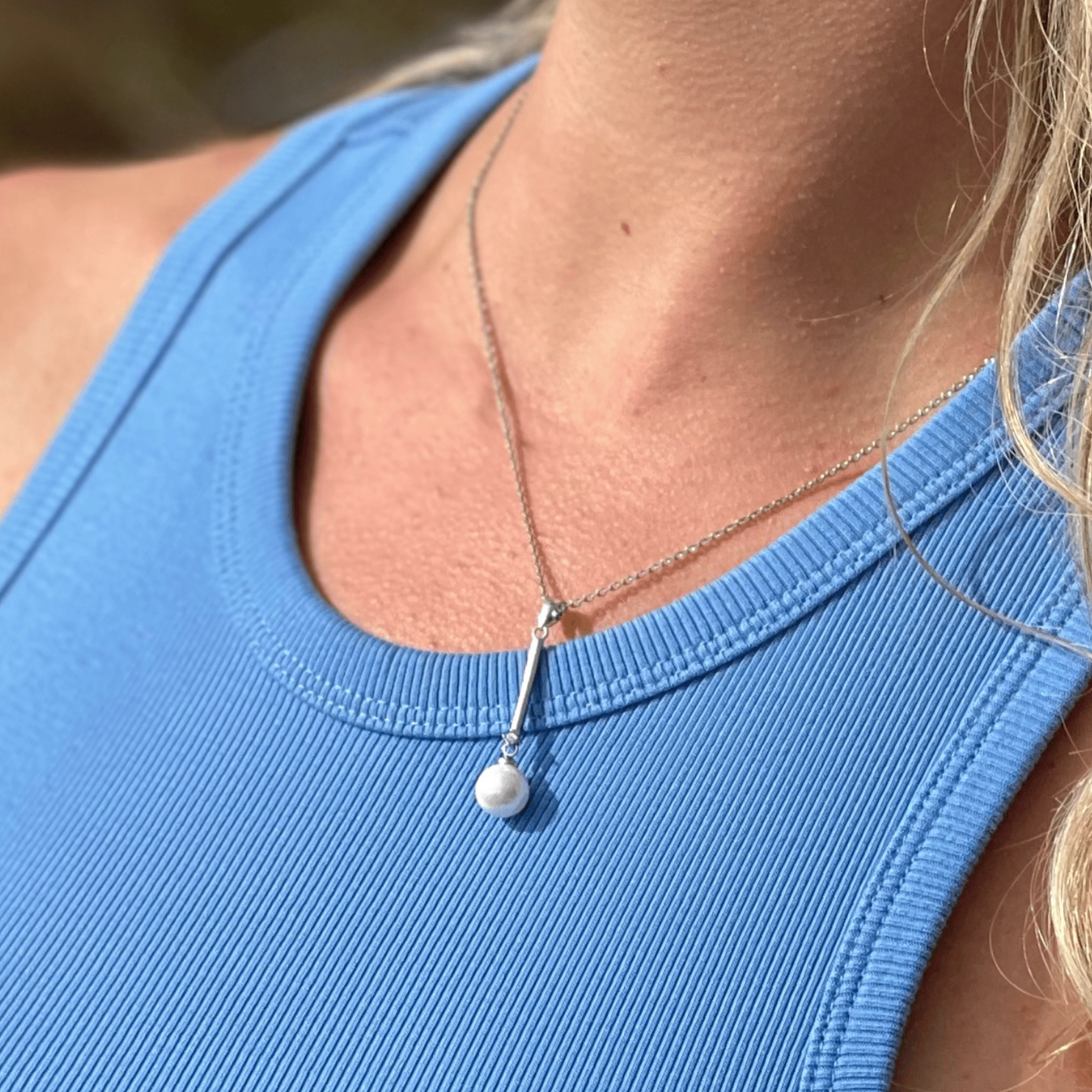 Tatum 18k White Gold Plated Dangle Pearl Pendant Necklace - Image 7
